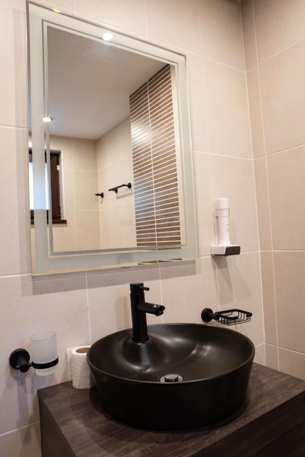 Ostrova Holiday Village Beli Osŭm Esterno foto