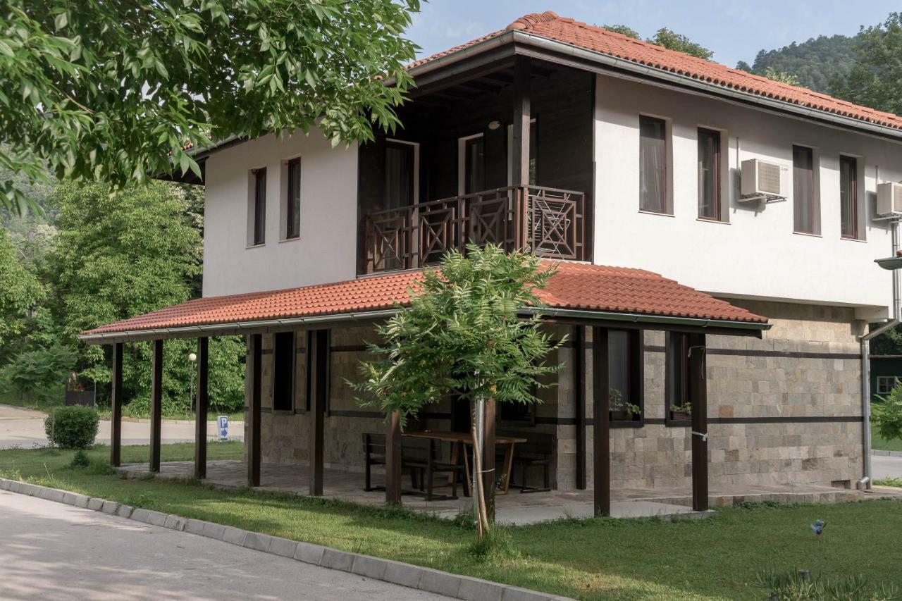 Ostrova Holiday Village Beli Osŭm Esterno foto